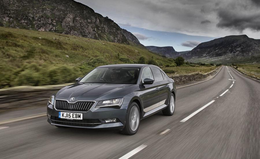  Skoda Superb 2015 года  (UK) (фото 6 из 12)